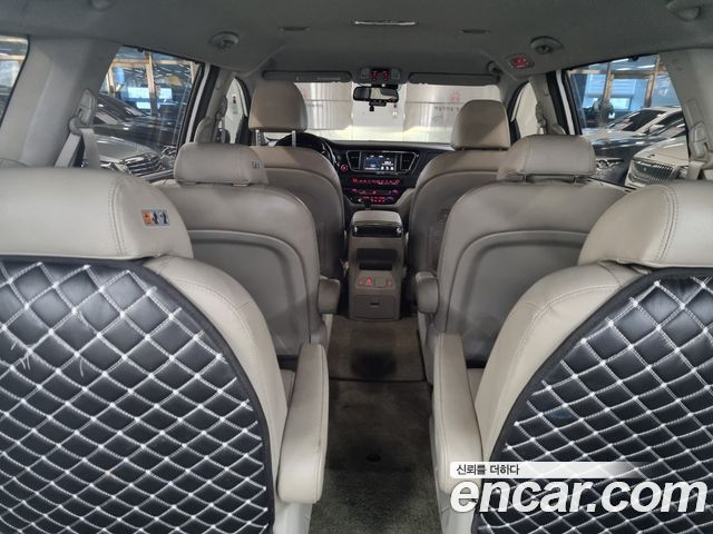 Kia Canival 2019 — photo 17