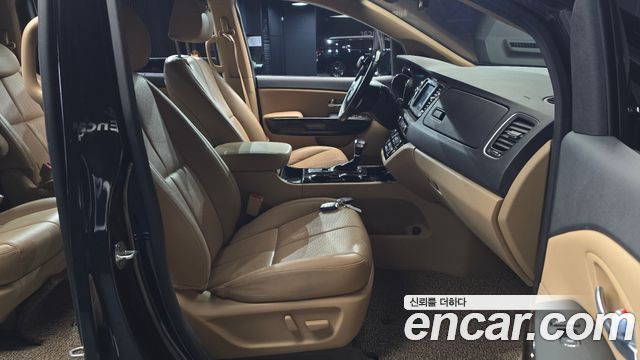 Kia Canival 2019 — photo 11