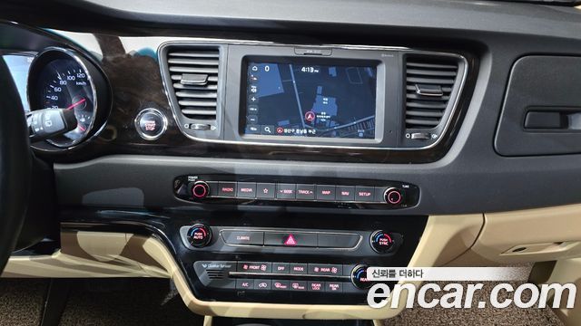 Kia Canival 2019 — photo 14