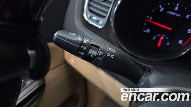 Kia Canival 2019 — photo 16