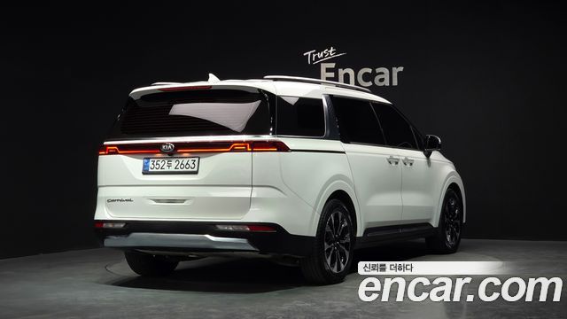 Kia Canival 2021 — photo 2