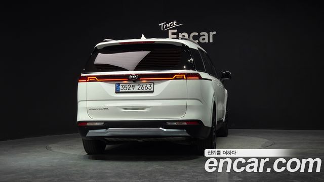 Kia Canival 2021 — photo 4
