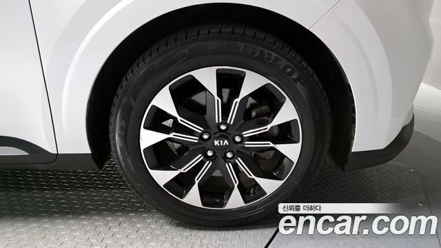 Kia Canival 2021 — photo 5