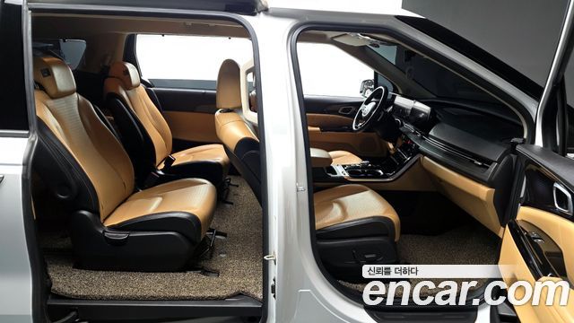 Kia Canival 2021 — photo 11