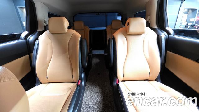 Kia Canival 2021 — photo 12