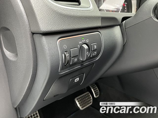 Volvo S60 2017 — photo 16