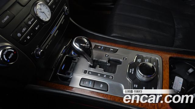 Hyundai Equus 2010 — photo 9
