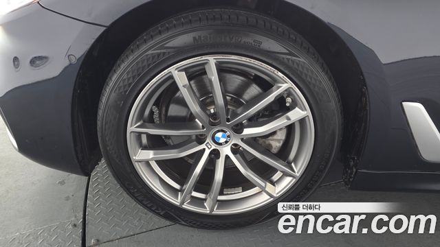 BMW 5-Series 2018 — photo 5
