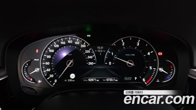 BMW 5-Series 2018 — photo 8