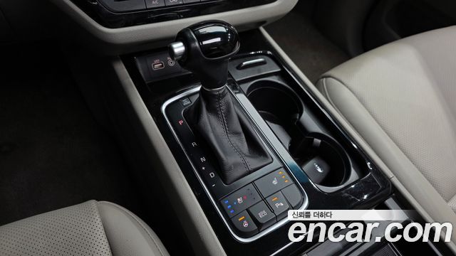 Kia Canival 2015 — photo 9