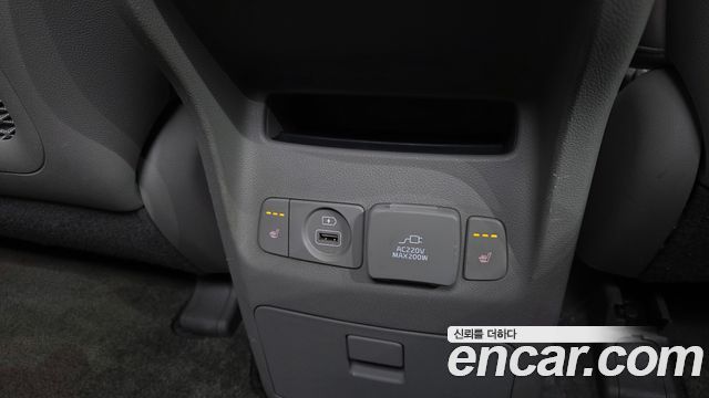 Kia Canival 2015 — photo 18