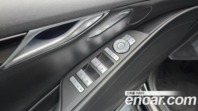 Genesis G80 2022 — photo 14