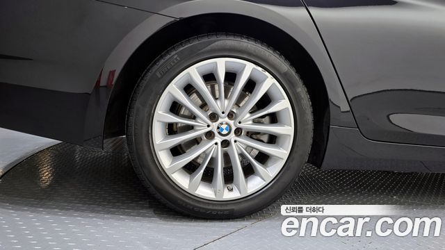 BMW 5-Series 2018 — photo 5