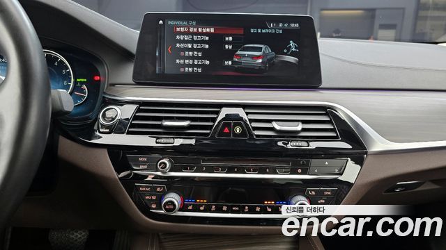 BMW 5-Series 2018 — photo 15