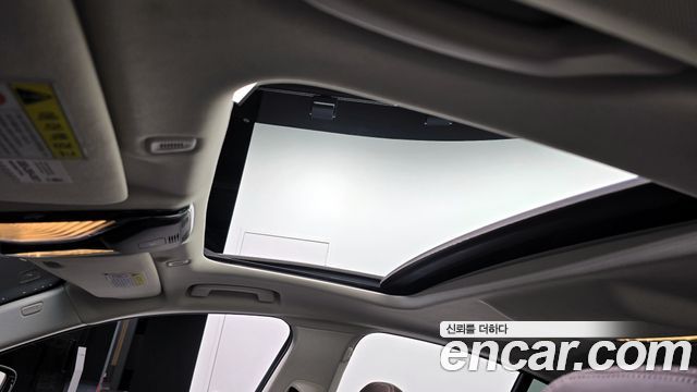 BMW 5-Series 2018 — photo 17