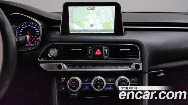 Genesis G70 2019 — photo 15