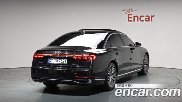 Audi A8 2023 — photo 2