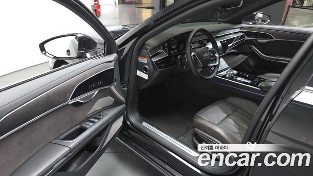 Audi A8 2023 — photo 10