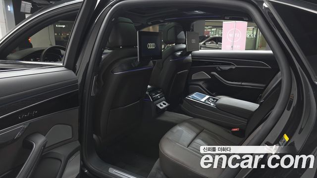Audi A8 2023 — photo 11