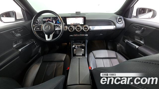 Mercedes-Benz GLB-Class 2021 — photo 7