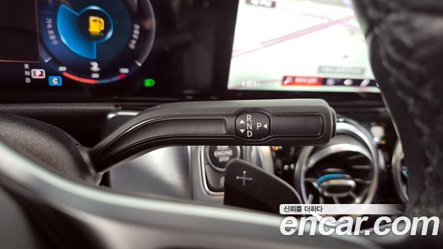 Mercedes-Benz GLB-Class 2021 — photo 9