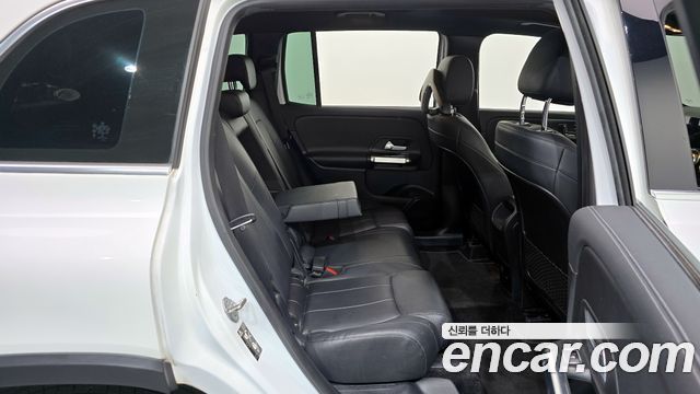 Mercedes-Benz GLB-Class 2021 — photo 12