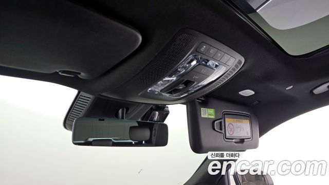 Mercedes-Benz GLB-Class 2021 — photo 18