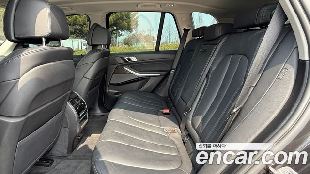 BMW X5 2021 — photo 11