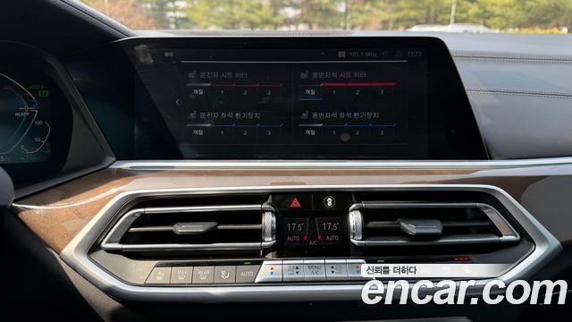 BMW X5 2021 — photo 18