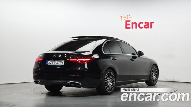 Mercedes-Benz C-Class 2024 — photo 2