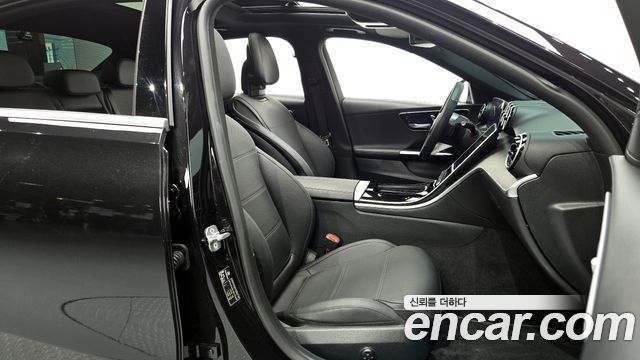 Mercedes-Benz C-Class 2024 — photo 10