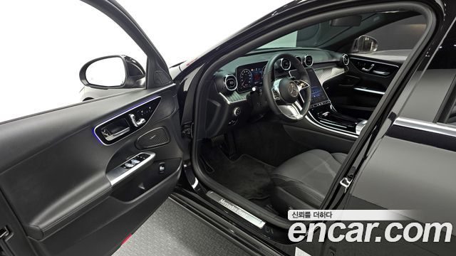 Mercedes-Benz C-Class 2024 — photo 11
