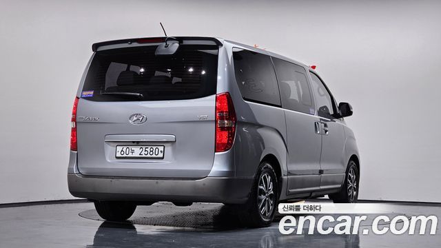 Hyundai Starex 2018 — photo 2