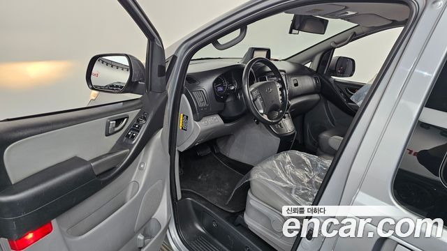 Hyundai Starex 2018 — photo 10
