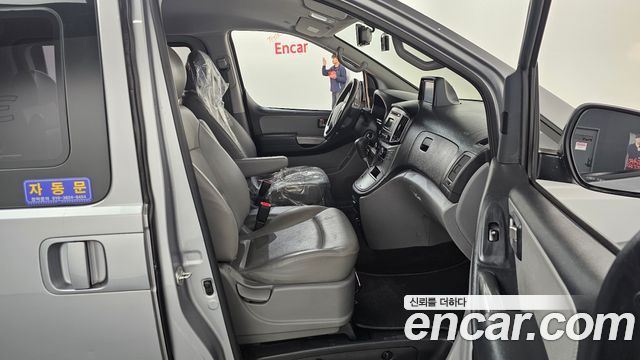 Hyundai Starex 2018 — photo 11
