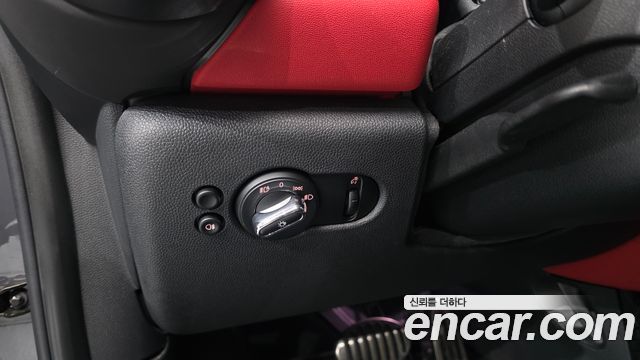 Mini Cooper 2019 — photo 13