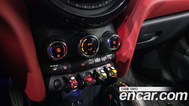 Mini Cooper 2019 — photo 18