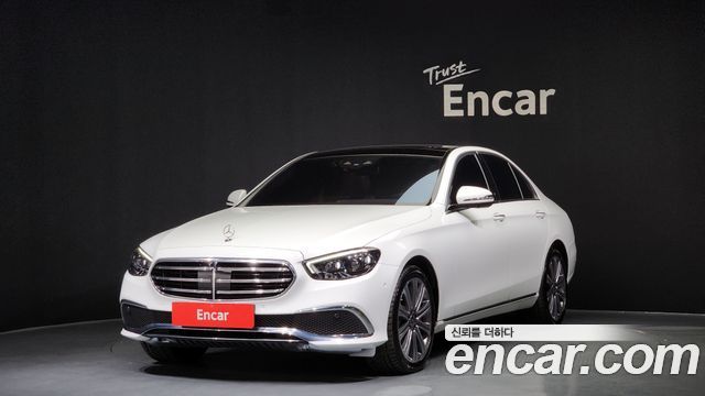 Mercedes-Benz E-Class 2022 — photo 1