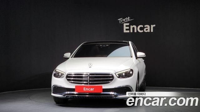 Mercedes-Benz E-Class 2022 — photo 3