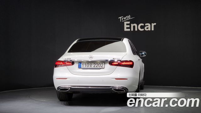 Mercedes-Benz E-Class 2022 — photo 4