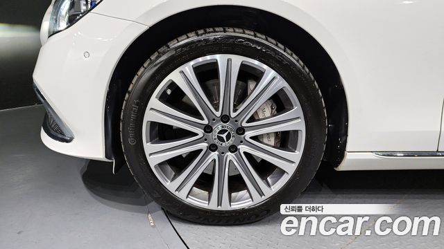 Mercedes-Benz E-Class 2022 — photo 5