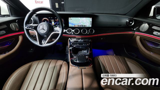 Mercedes-Benz E-Class 2022 — photo 7