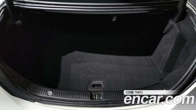 Mercedes-Benz E-Class 2022 — photo 20