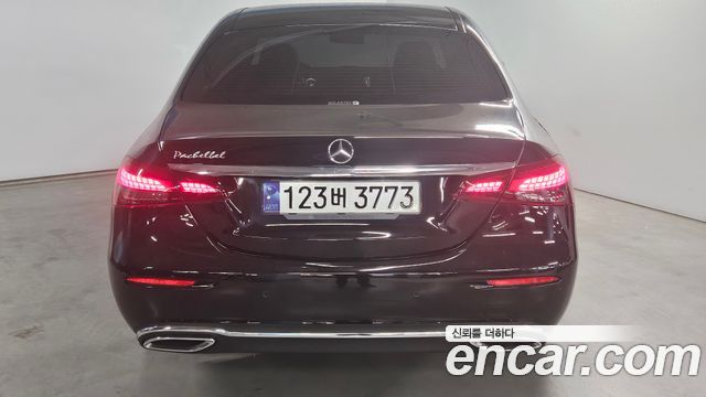 Mercedes-Benz E-Class 2021 — photo 4