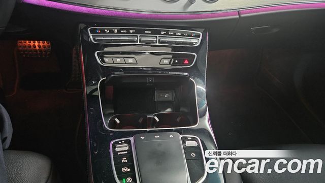 Mercedes-Benz E-Class 2021 — photo 13