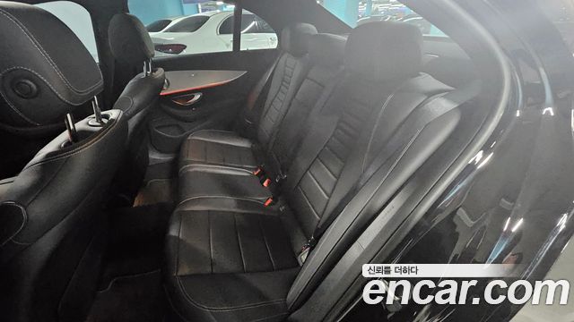 Mercedes-Benz E-Class 2021 — photo 16