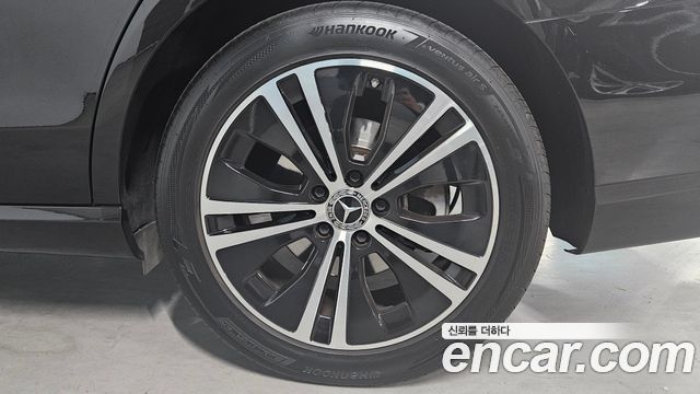 Mercedes-Benz E-Class 2021 — photo 20