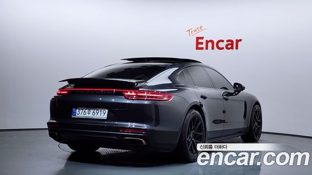 Porsche Panamera 2018 — photo 2