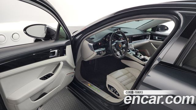 Porsche Panamera 2018 — photo 10