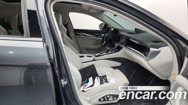 Porsche Panamera 2018 — photo 11